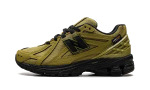 classic - style running shoes 1906R "Cordura Marshland Black"