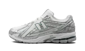Medium Cushioning 1906R "SILVER METALLIC"