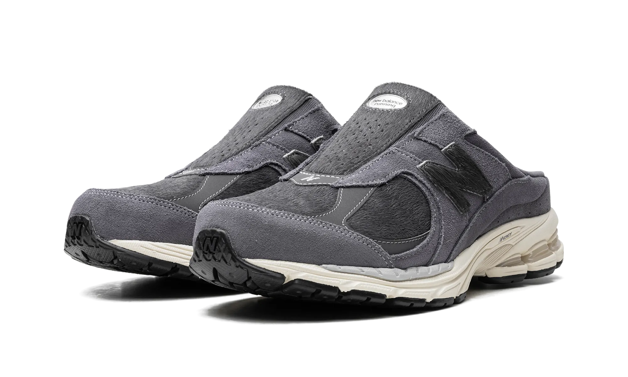 men's running shoes 2002R Mule "Magnet"
