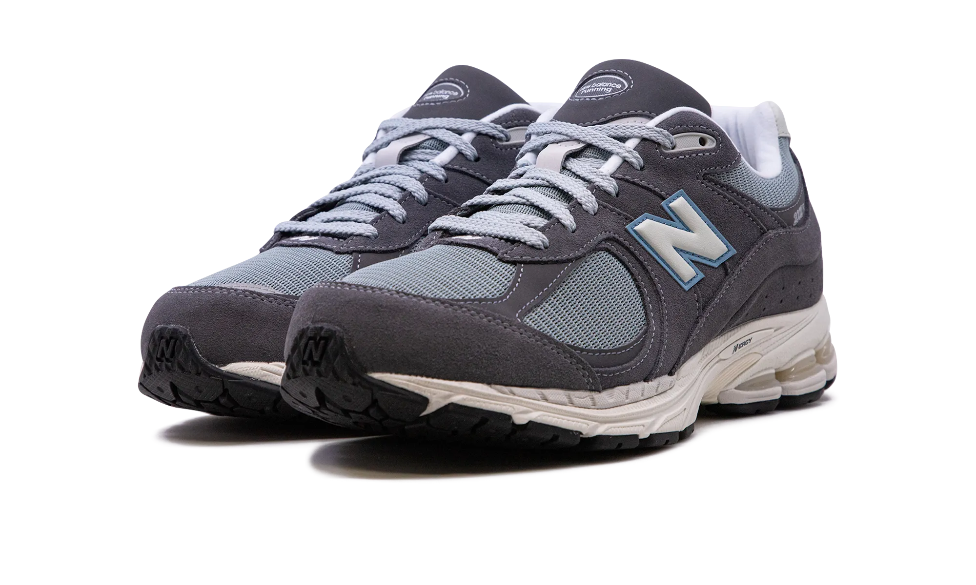 high - profile shoes Intermediate runner 2002R "Magnet"