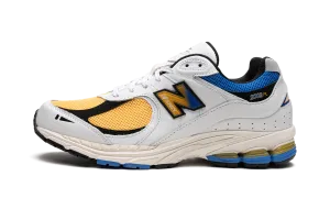 functional - training running shoes 2002R "Vibrant Apricot"