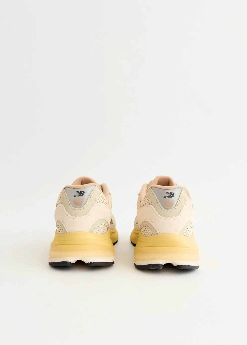2010 'Rose Beige' Sneakers Trend-setting comfort