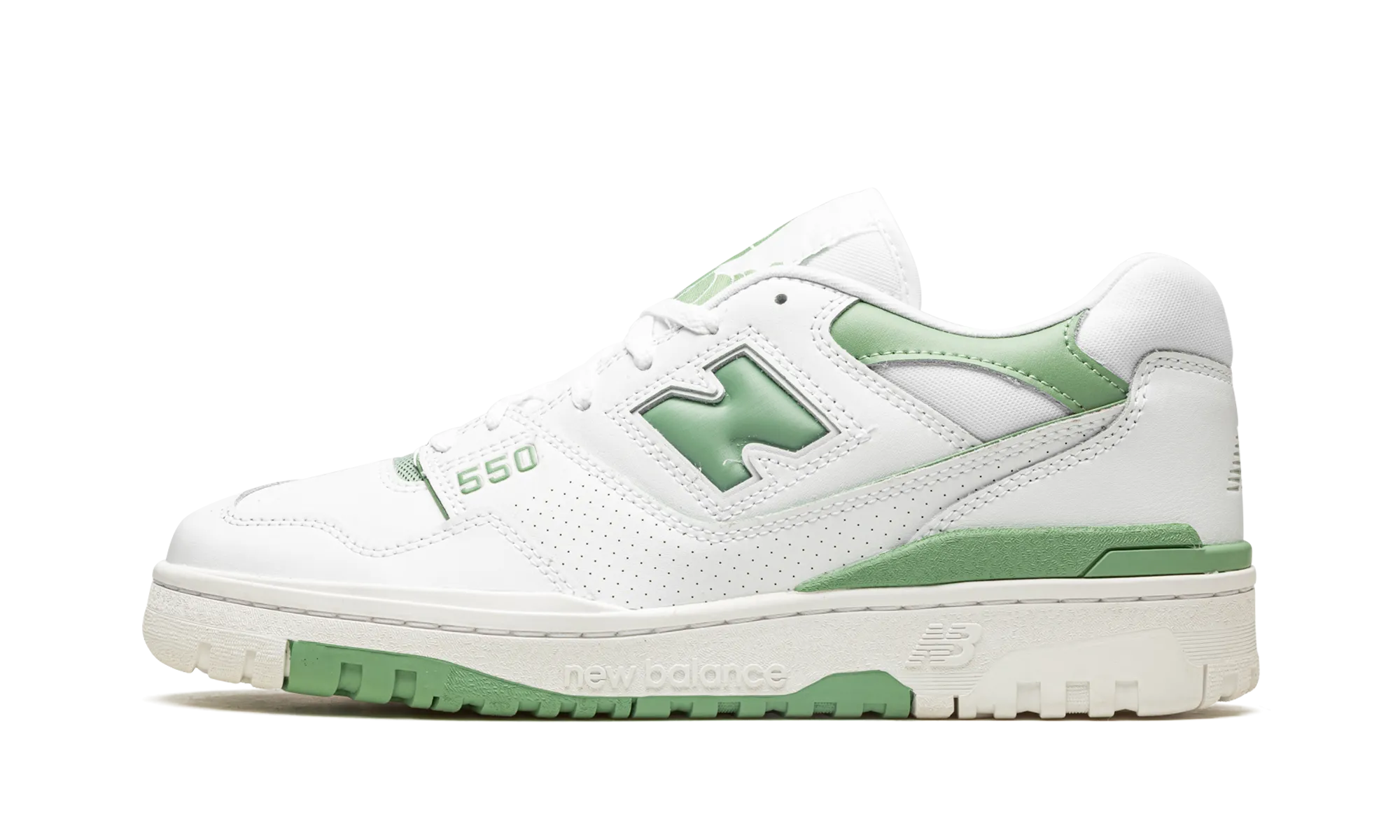 running in a suspension bridge area shoes 550 "Mint Green"