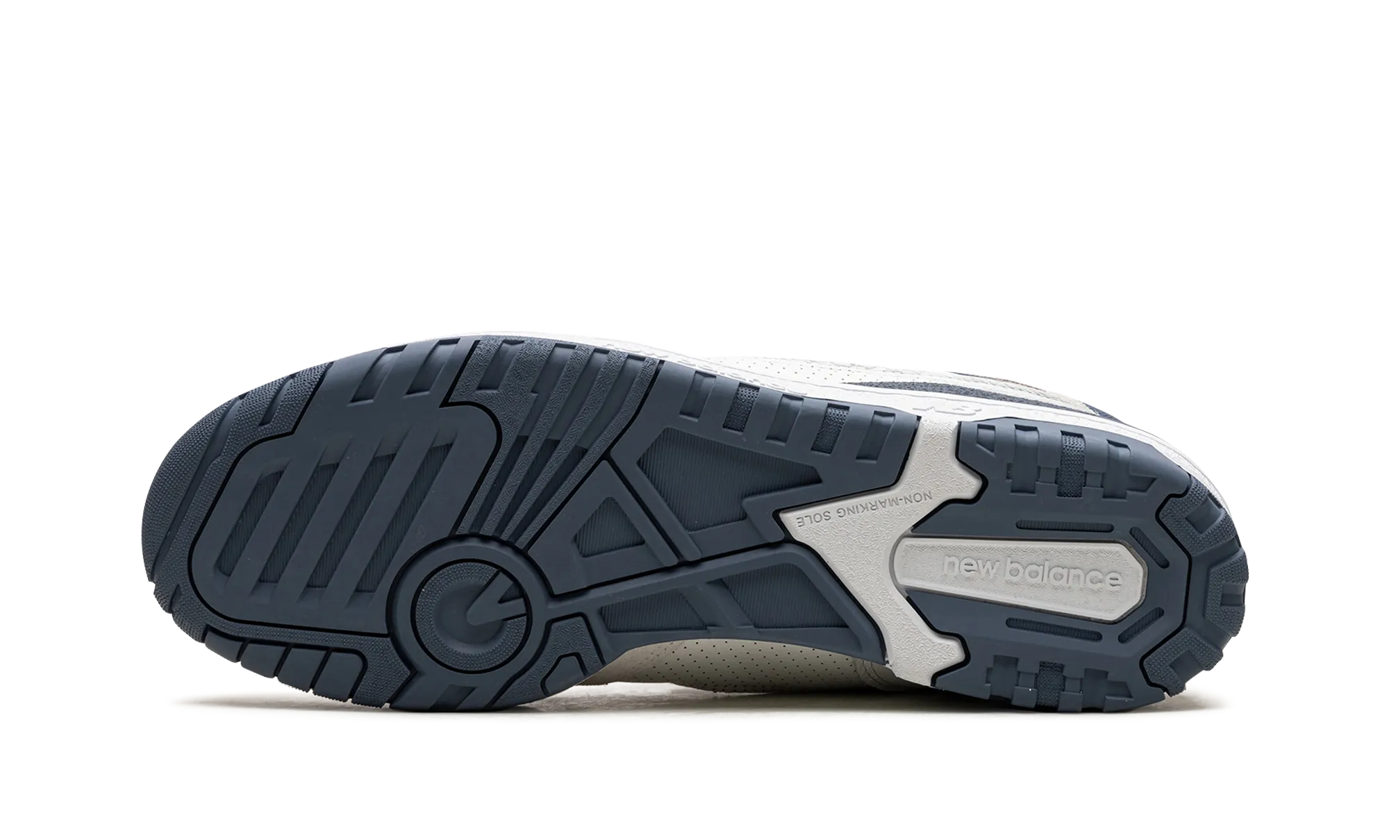 550 "Vintage Indigo" running in straight tracks shoes weekday run
