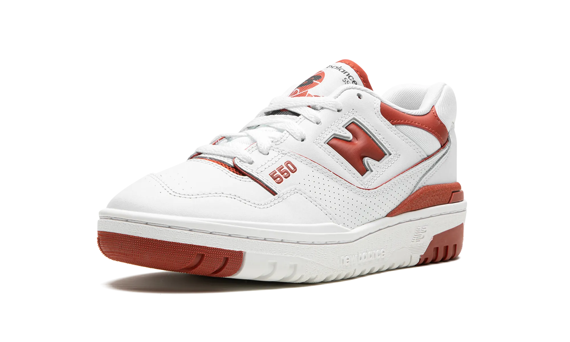 550 WMNS "Brick Red" running in a jungle area shoes running in forest shoes