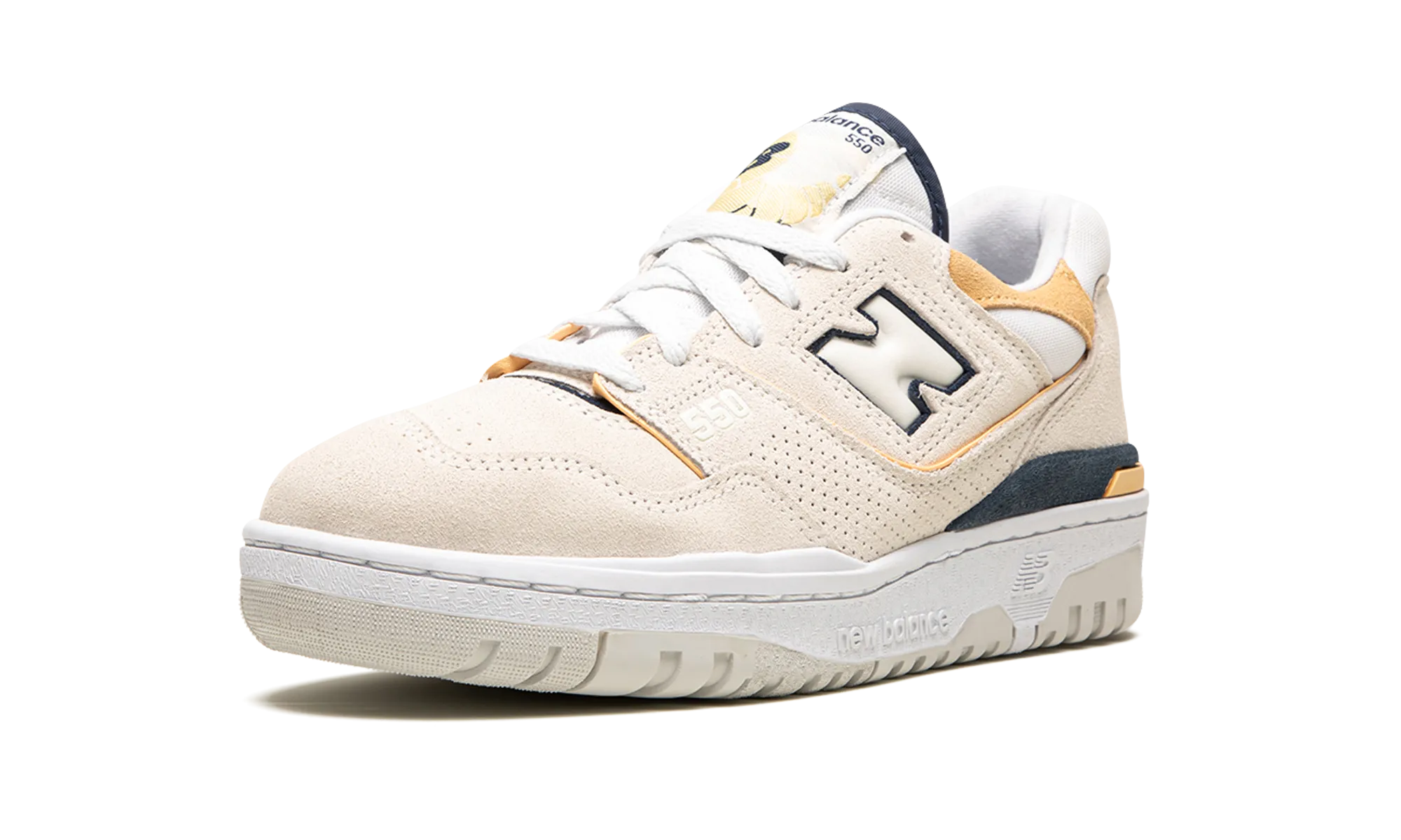 550 WMNS "Cream Yellow" running in a waterfall area shoes weekday running footwear