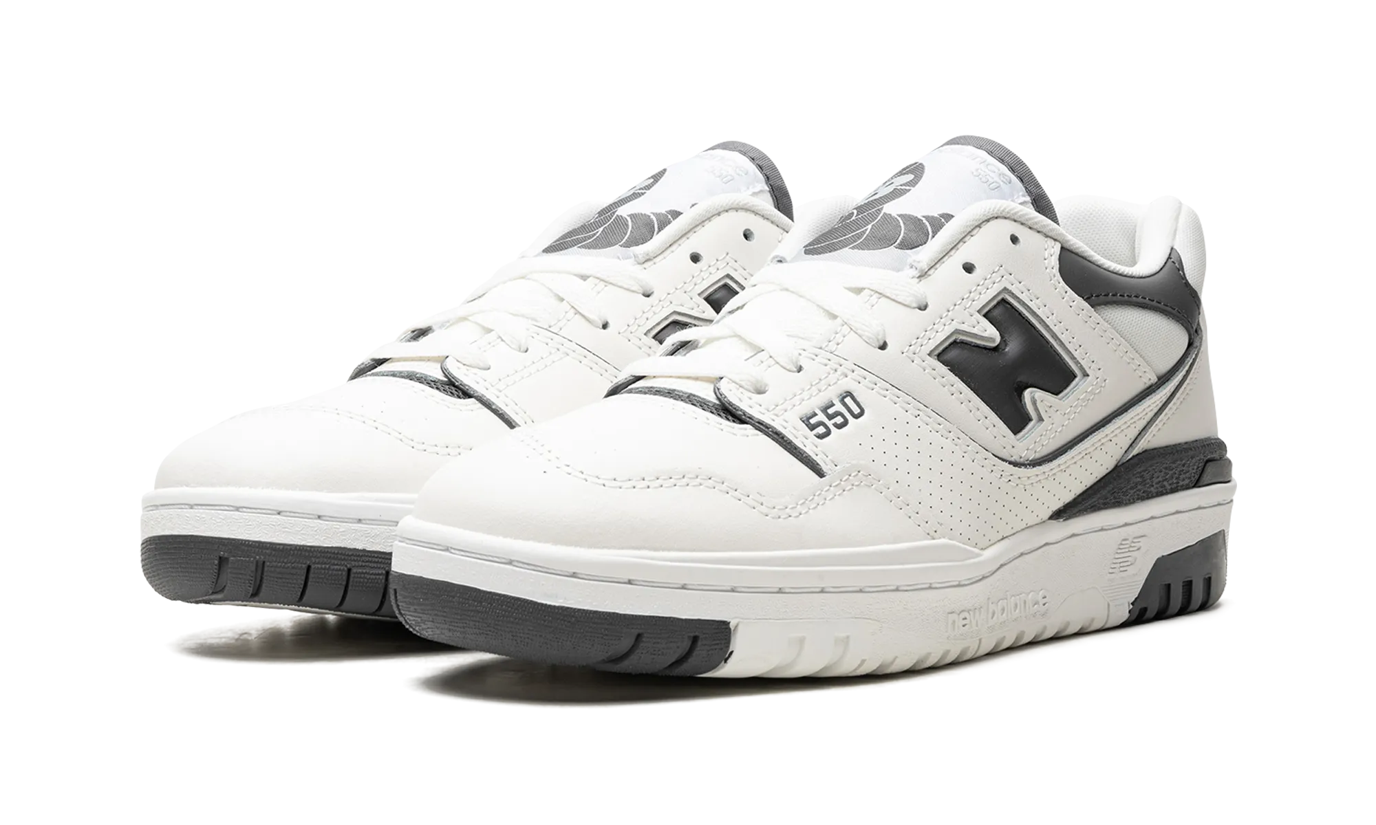550 WMNS "Sea Salt / Magnet" shoe cleaner