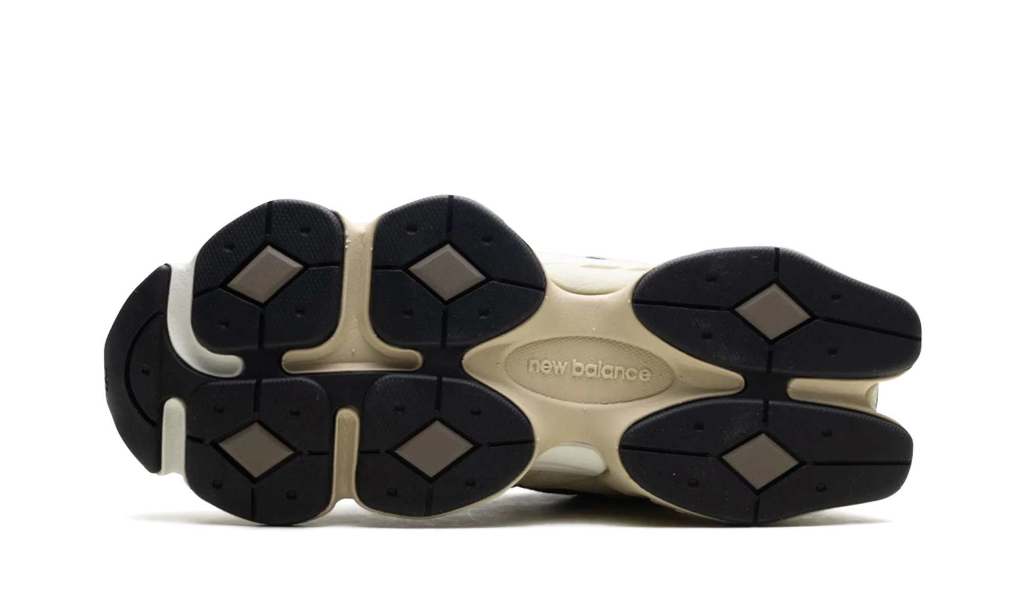 9060 "Emerging Brown" track running footwear