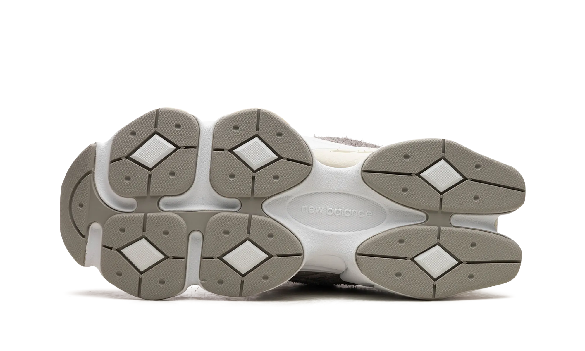 9060 "Grey / White" running in a nature reserve for beginners
