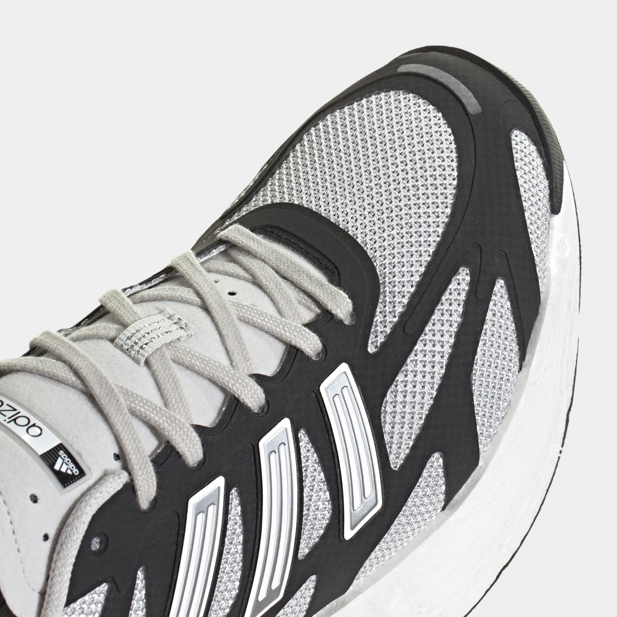 adidas Adizero Aruku Black / White - Grey travel mode