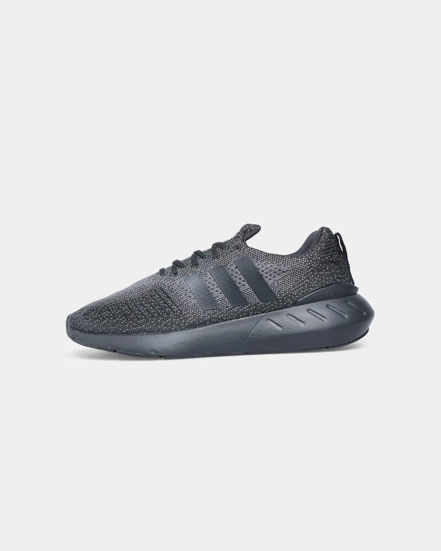 Adidas Swift Run 22 Core Black / Core Black / Grey Five Bright Gold Style Base