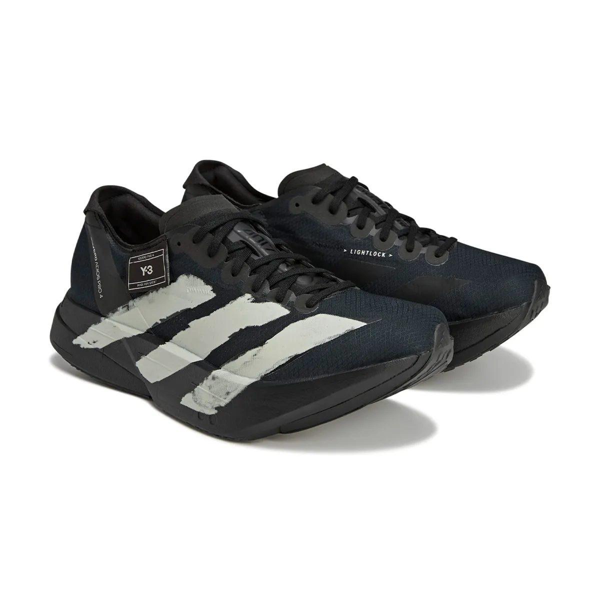 Adios Pro 4 'Black' Classy Touch perforations