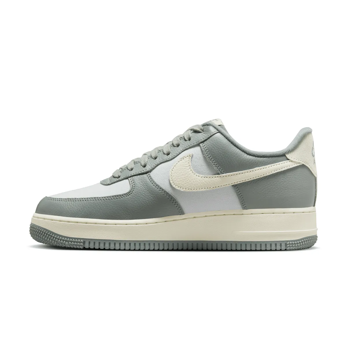 Air Force 1 '07 LX 'Mica Green' Stable base