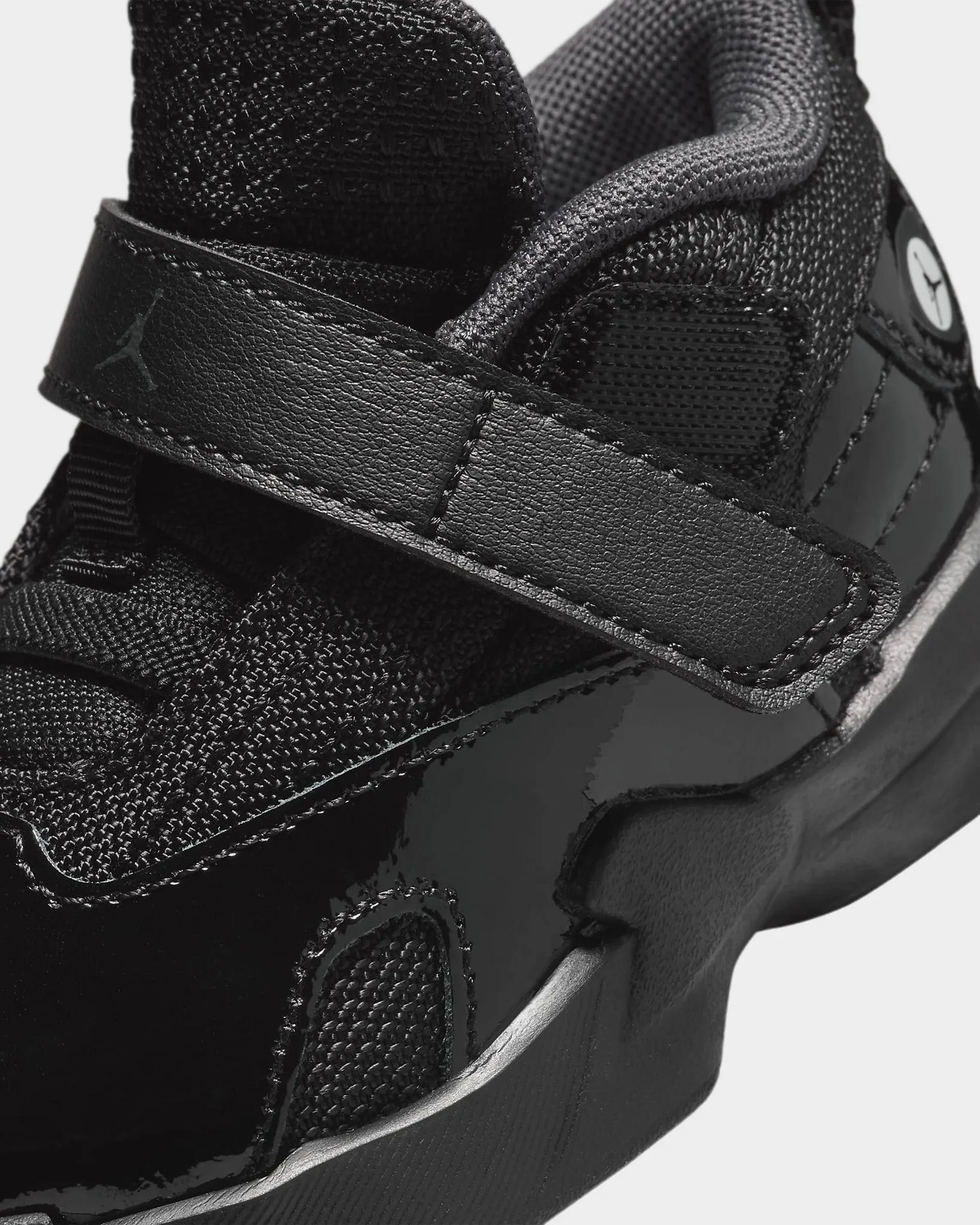 Jordan Max Aura 6 TD Black / Black Dry Comfort