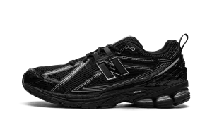 grass - field - runner rough - surface proof 1906R "Black / Silver"