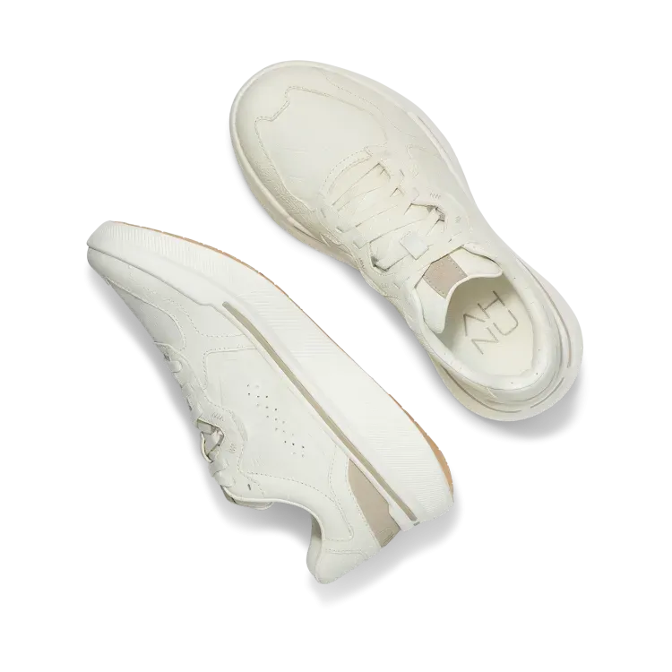 for evening runs Aerobic exercise AHNU U SEQUENCE 1.1 UNISEX
