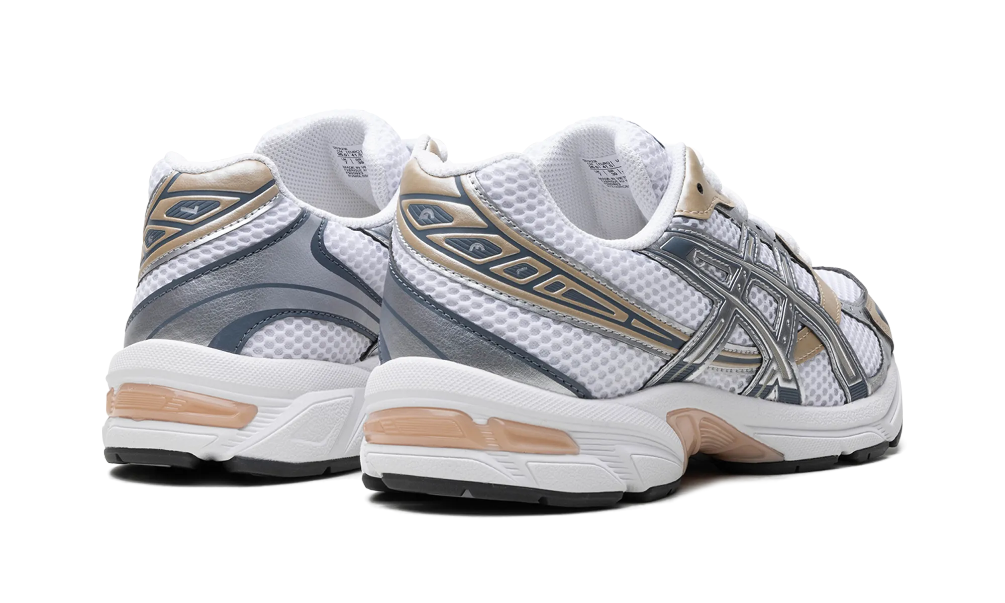family runs Gel 1130 "White Wood Crepe"