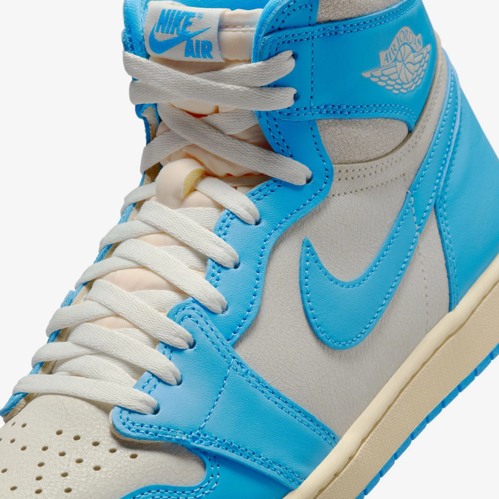 Waffle Outsole Balanced Frame Air Jordan 1 Retro High OG