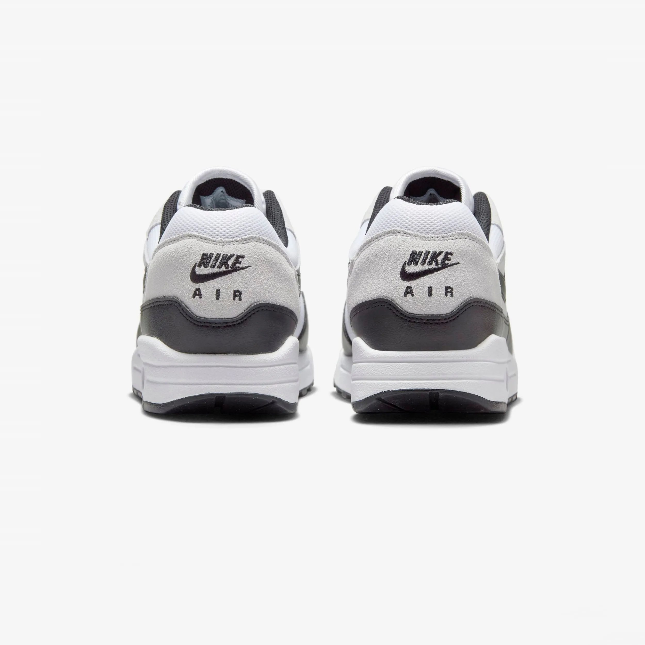 Wide Footbed Simple Look Air Max 1 Essential