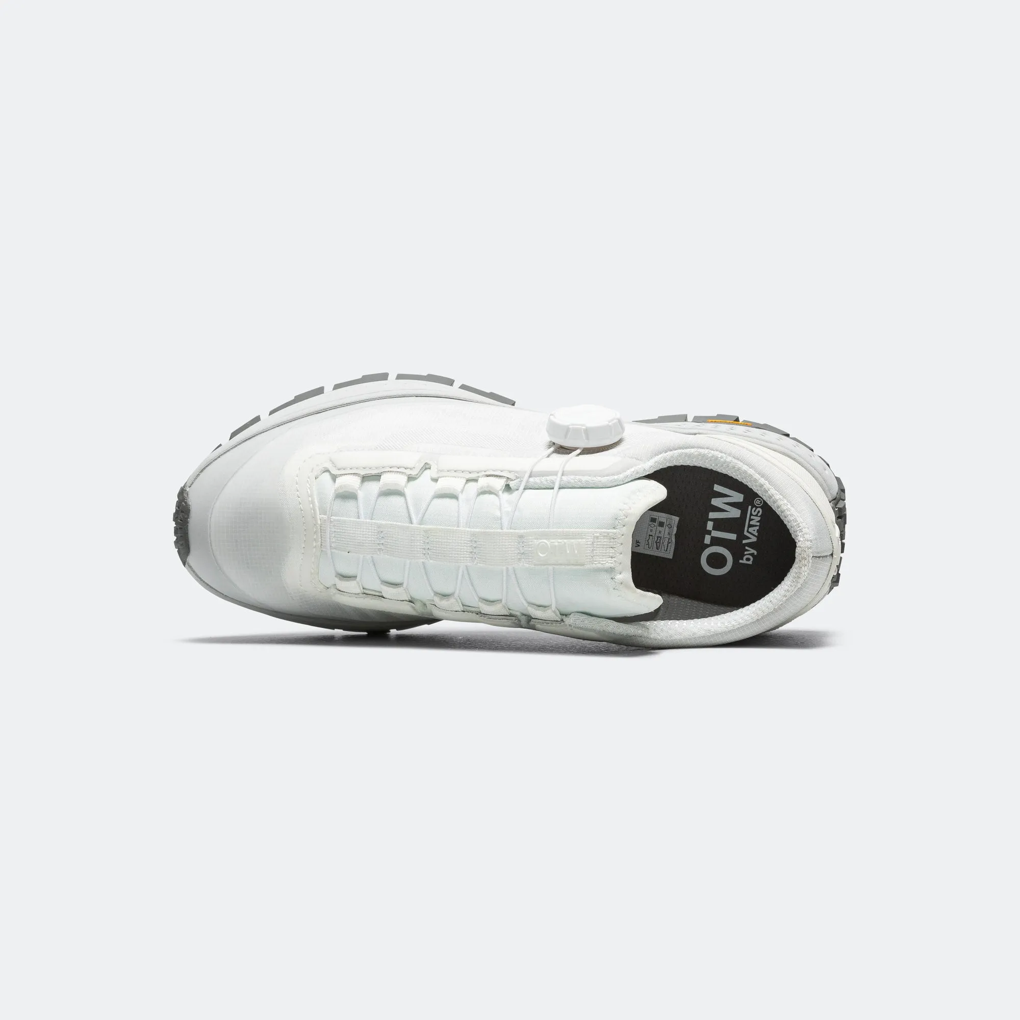 Old Skool 36 Trail Vibram - White/Grey AllPurpose Ergonomic Heel Cup Design