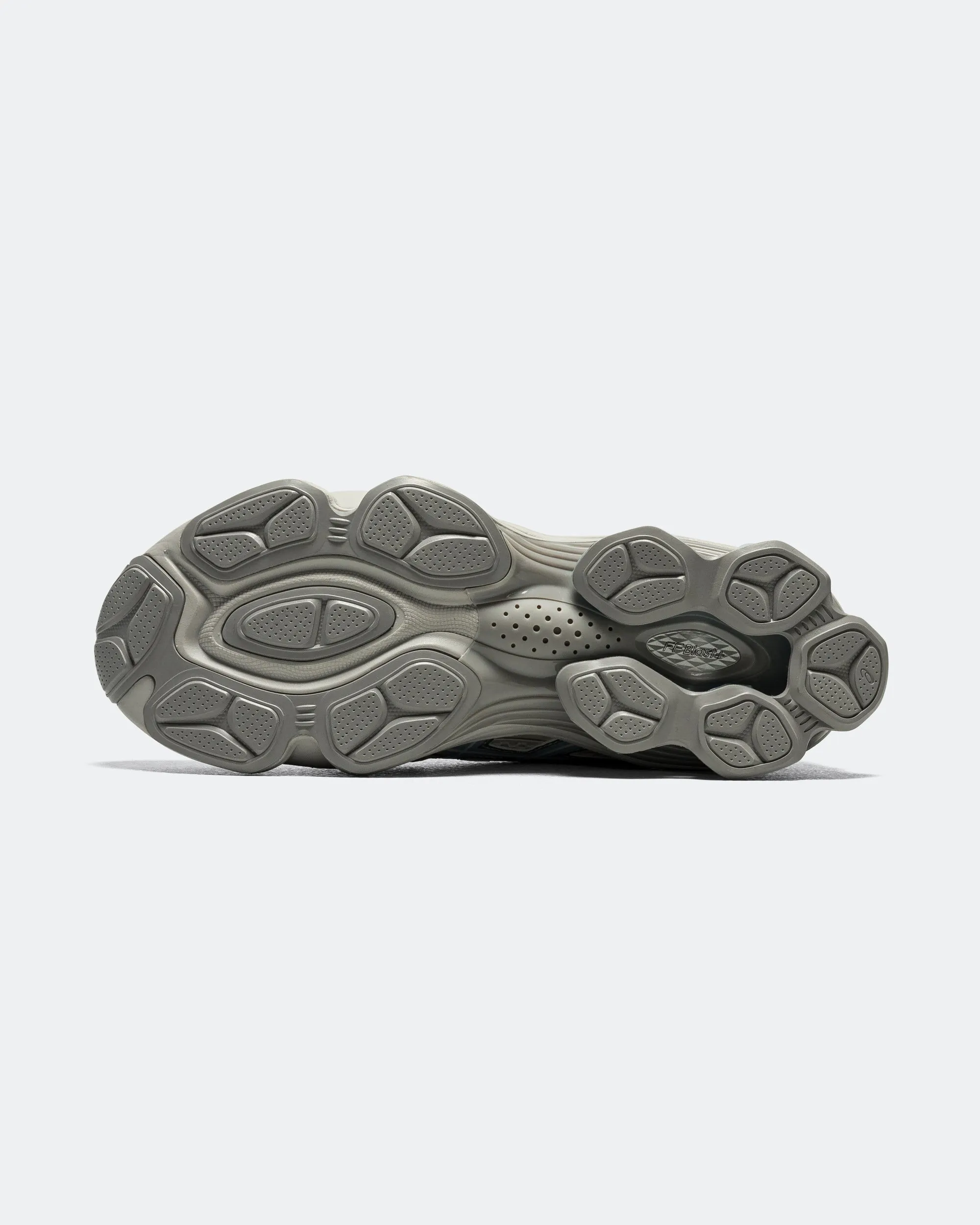Gel-Kinetic Fluent x EMMI - Cream/Soft Sky Multi Density Midsole