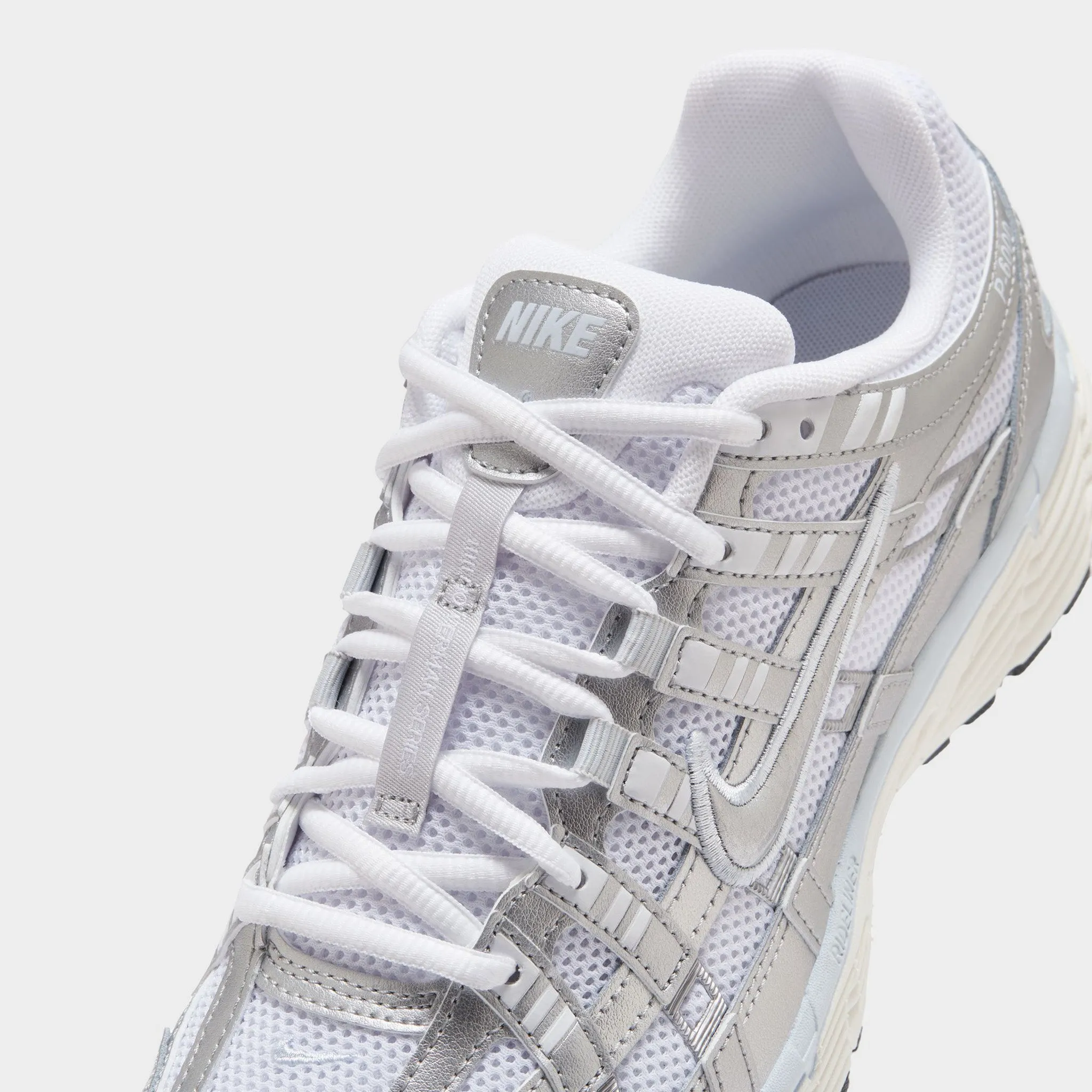Grass Hike Nike Women's P-6000 White / Metallic Silver - Blue Tint
