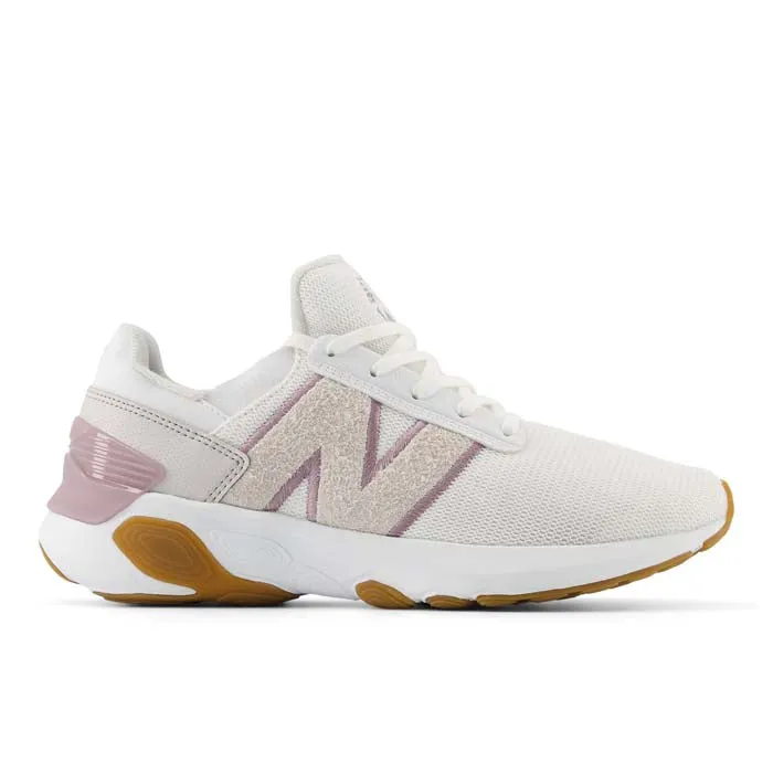 Functional Shoes Motion Grip Womens New Balance Fresh Foam X 1440 in White/Ice Wine/Gum