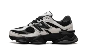 Hilly terrain adaptability 9060 "Off White Black"
