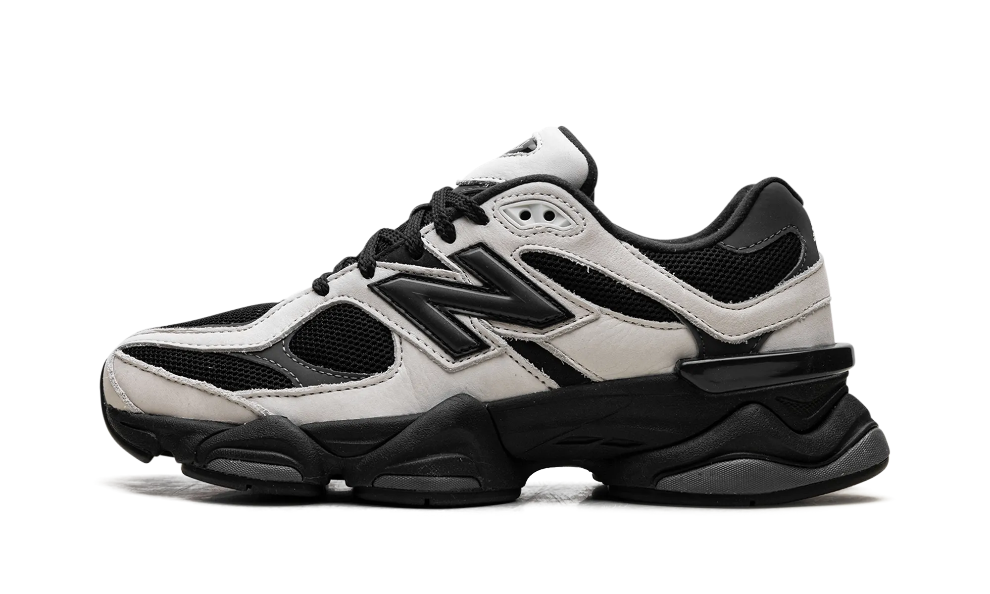 Hilly terrain adaptability 9060 "Off White Black"