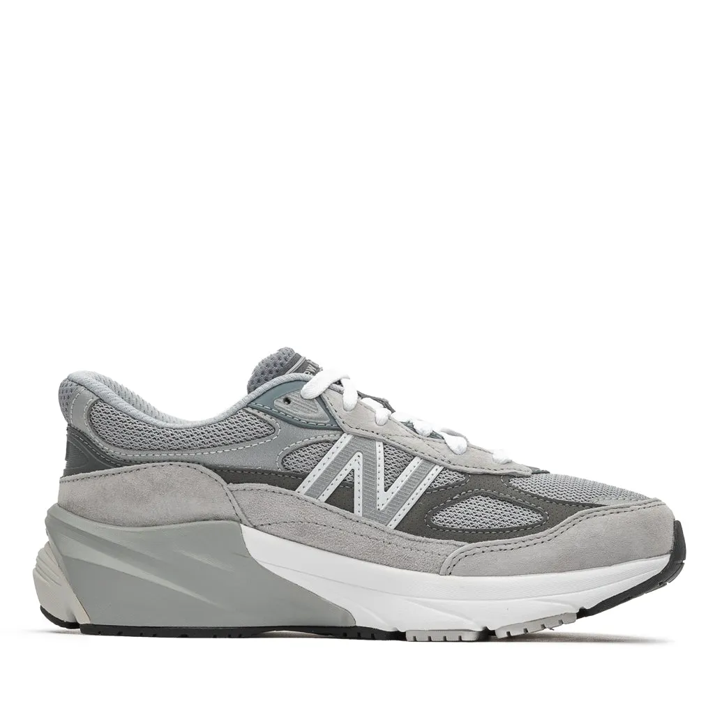 New Balance FuelCell 990v6 (GS) - Grey Flattering performance Soft Collar Padding