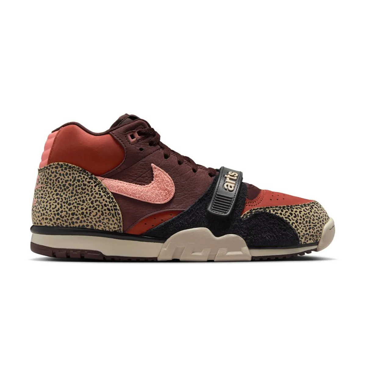 Heat Mode Club Edge   Arts & Rec SB Air Trainer 1 Qs 'Earth Dusty Peach'