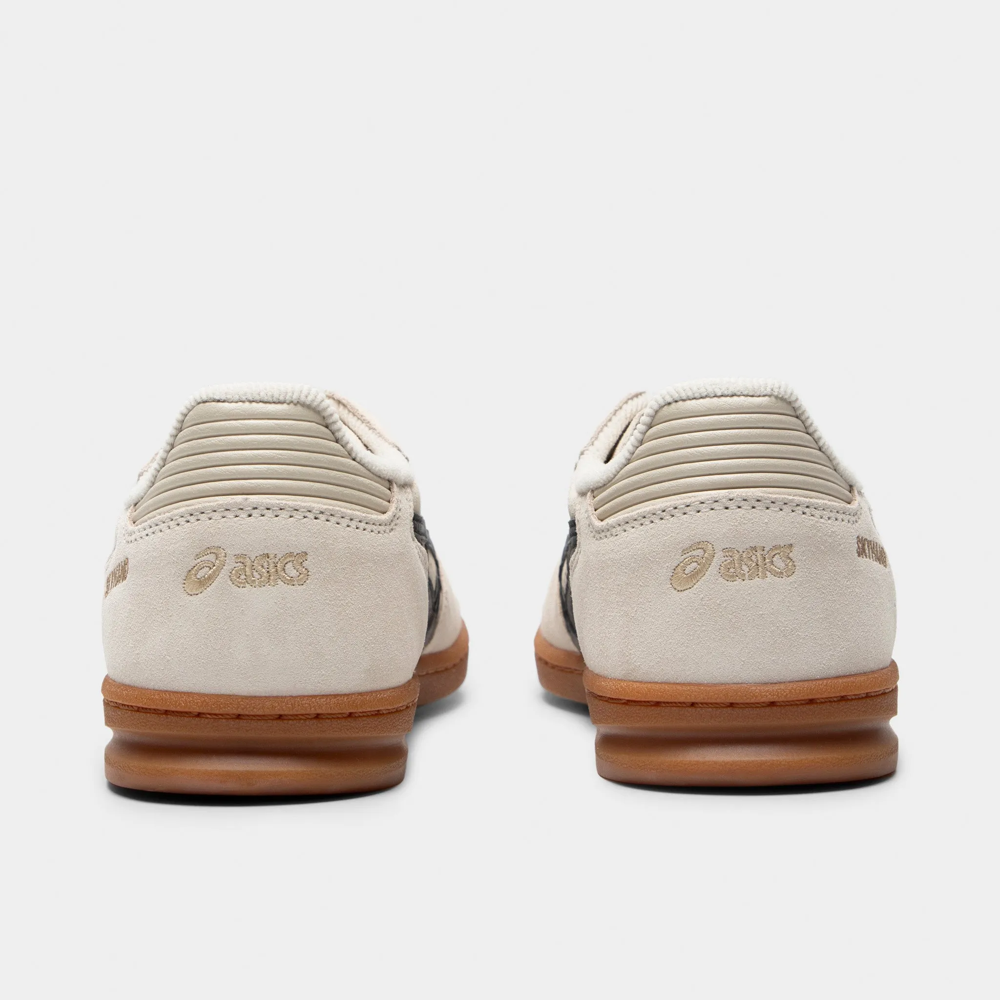 Modern Fit ASICS Skyhand Cream / Black - Gum