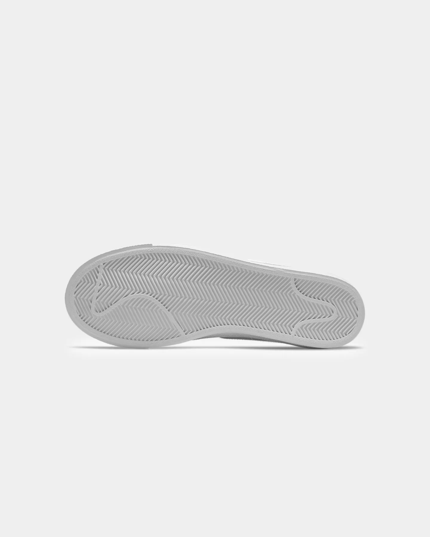 Nike Women's Blazer Low '77 White/White/White trendy - look slip - resistant outsole
