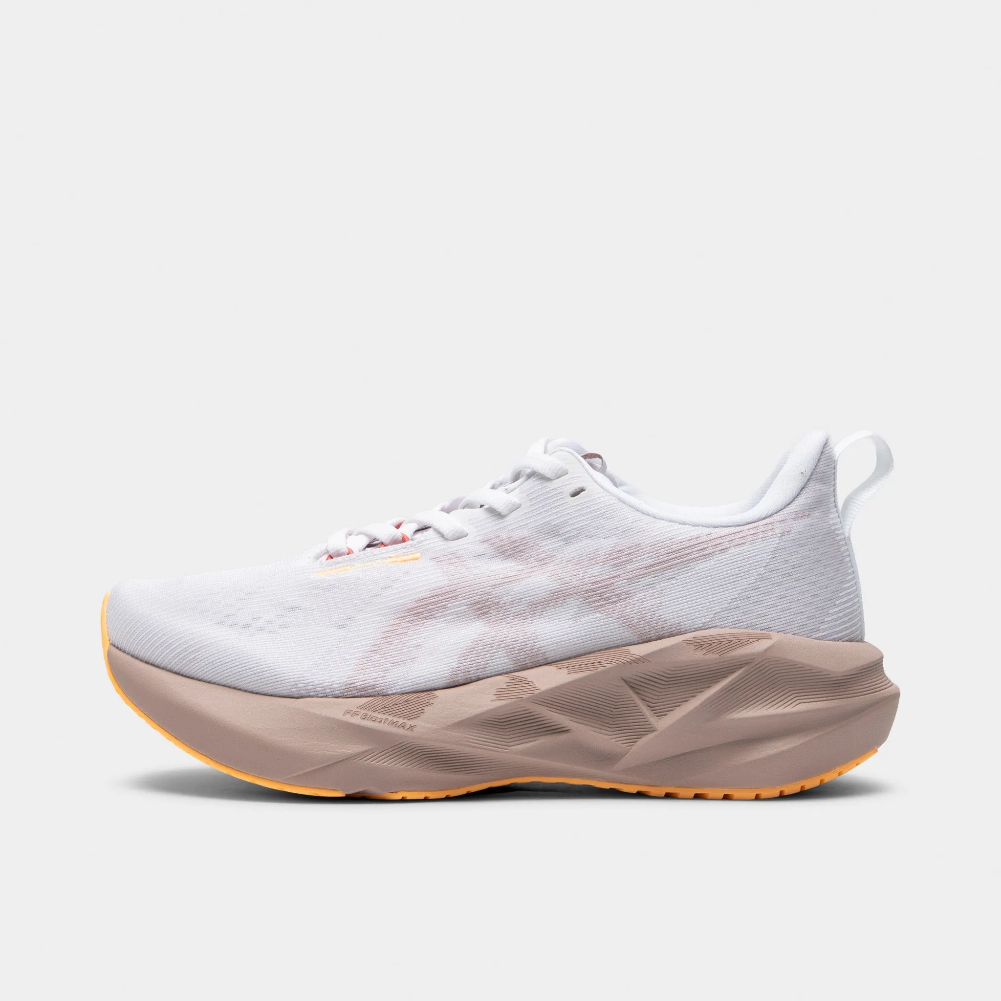 Cliff Hike Detachable Insole ASICS Women's Novablast 5 White / Fawn