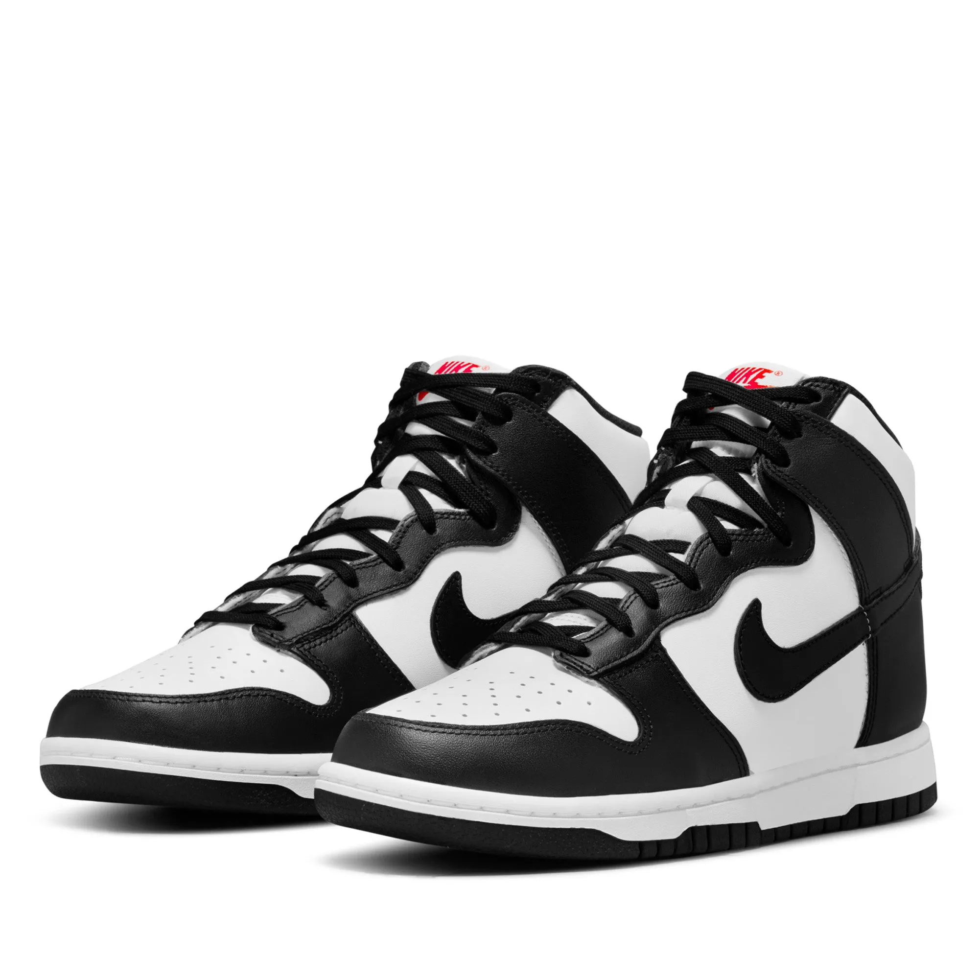 Chill Walk Women's Nike Dunk High - White/Black