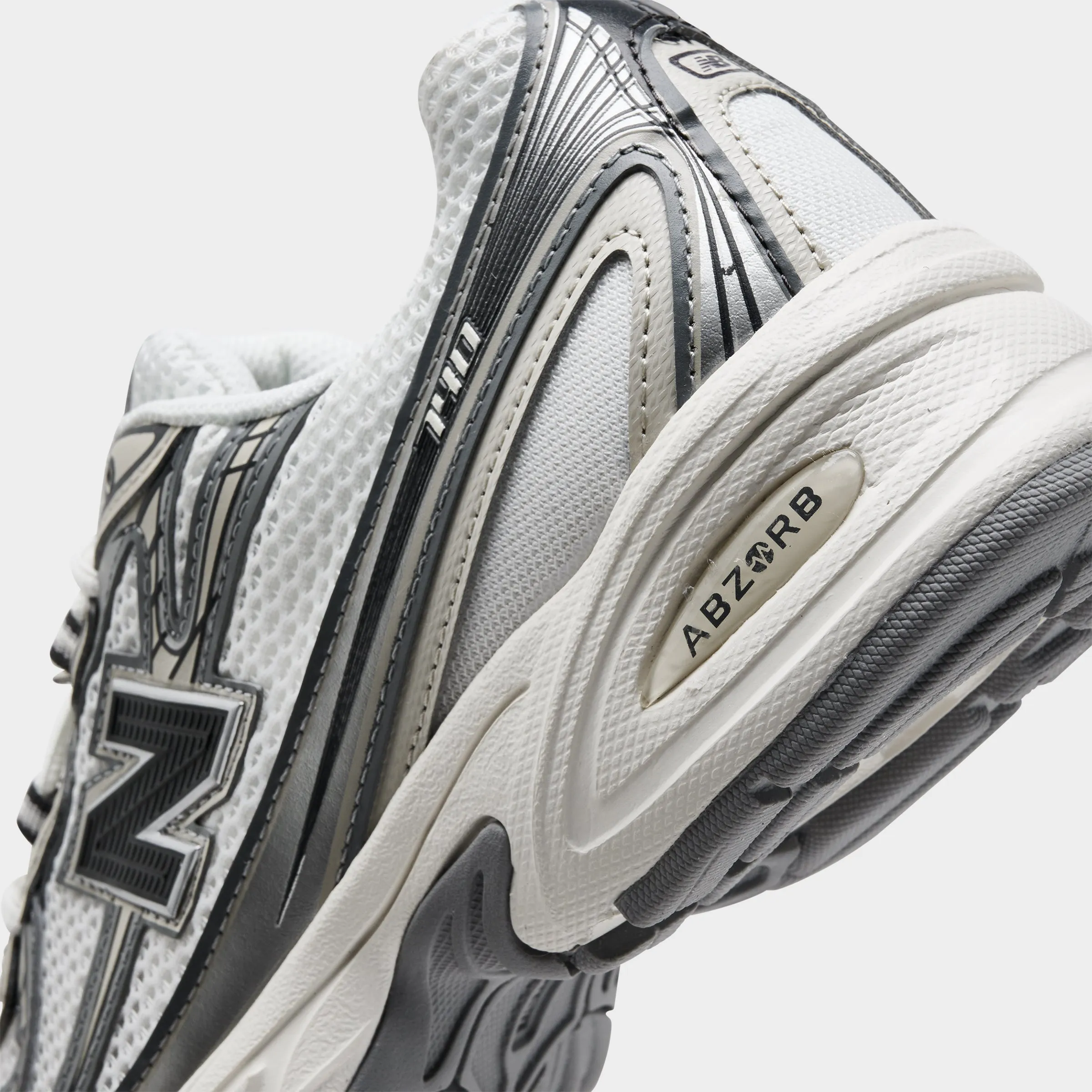 Garden Walk New Balance 740 Linen / Timberwolf