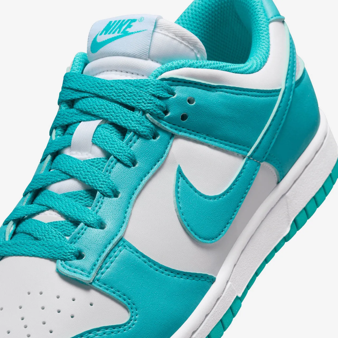Premium Material Wmns Dunk Low