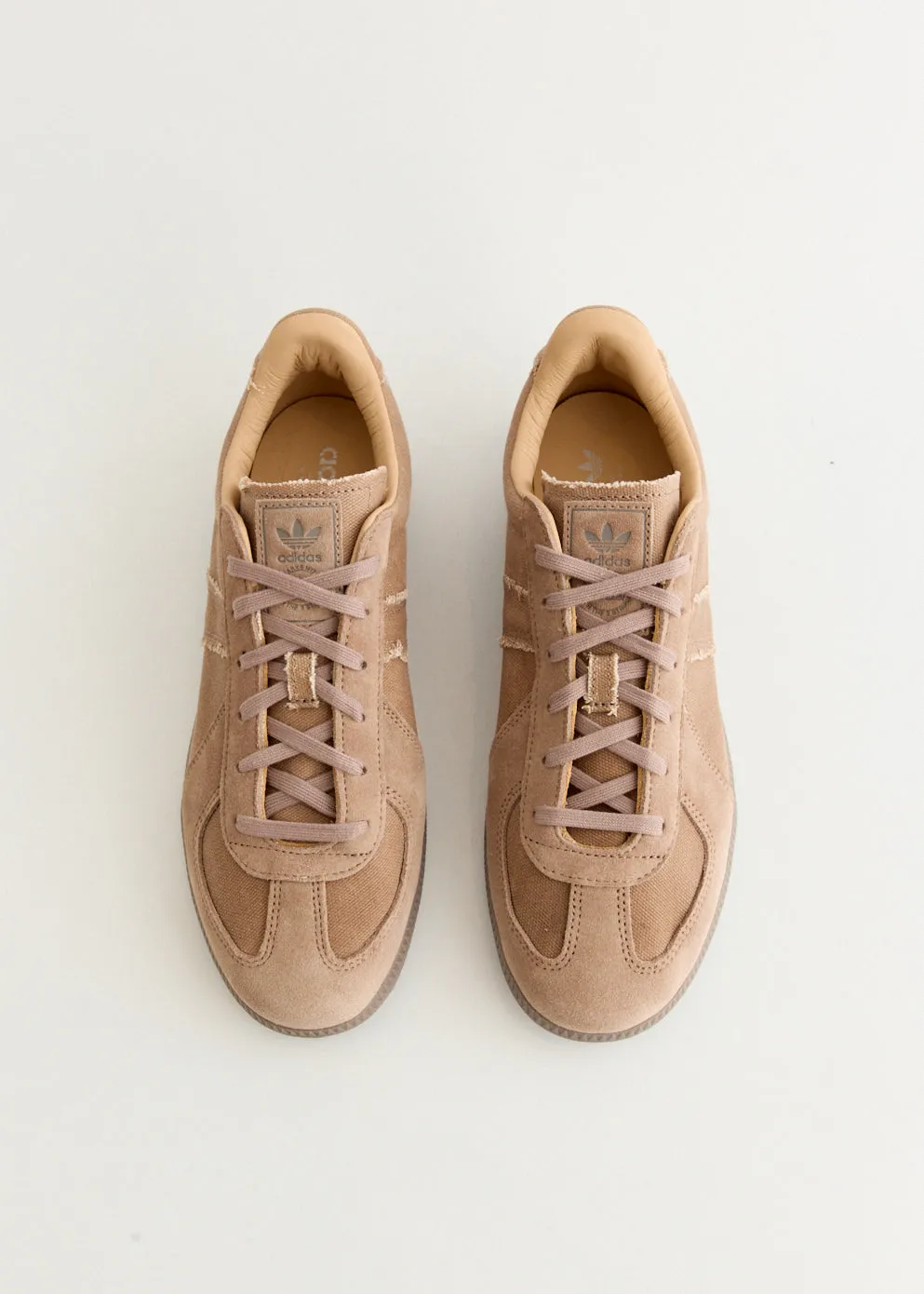 BW Army 'Beige' Sneakers lace - closure football players