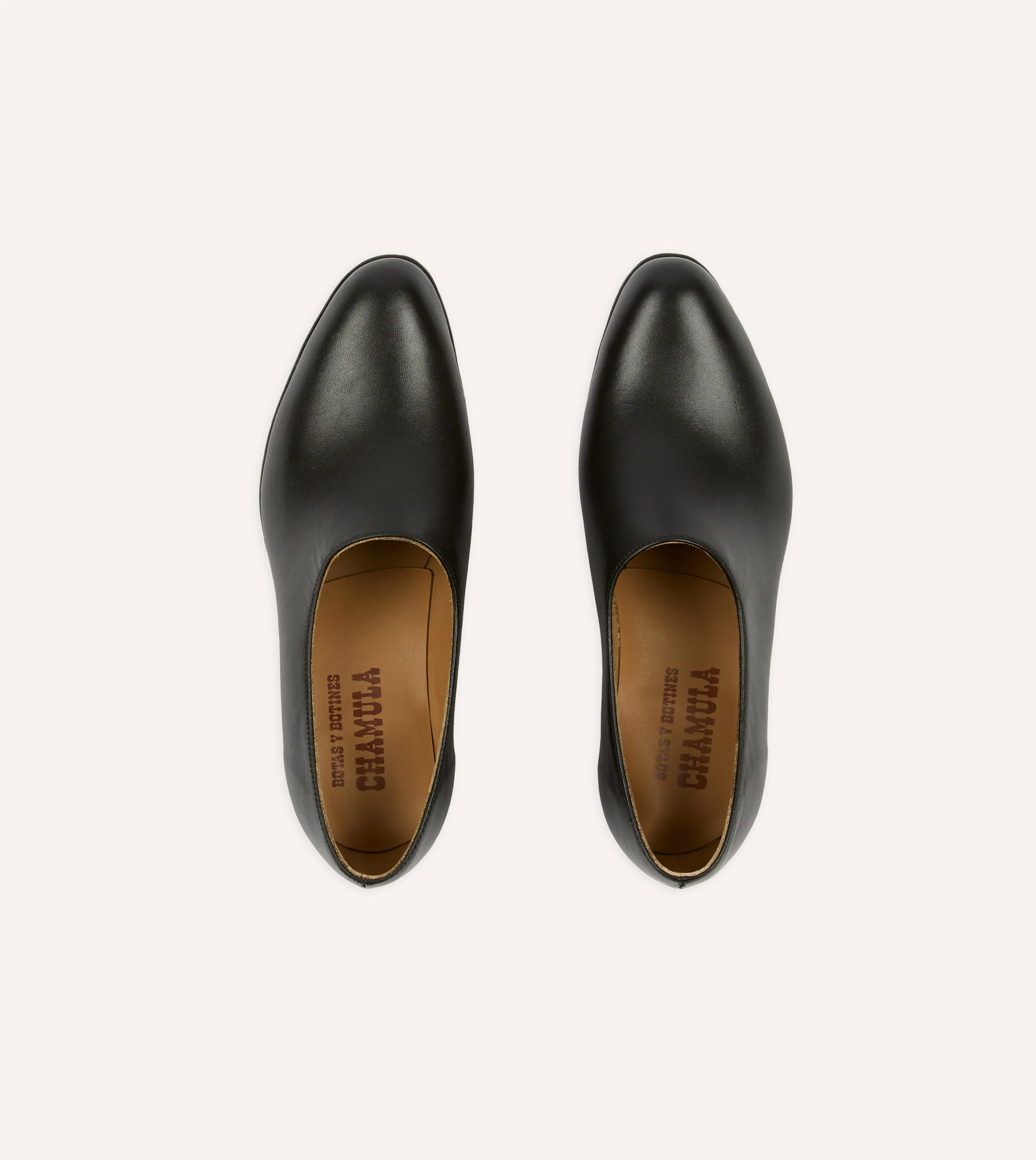 Slim Tip Chamula Black Leather Saarinen Shoe