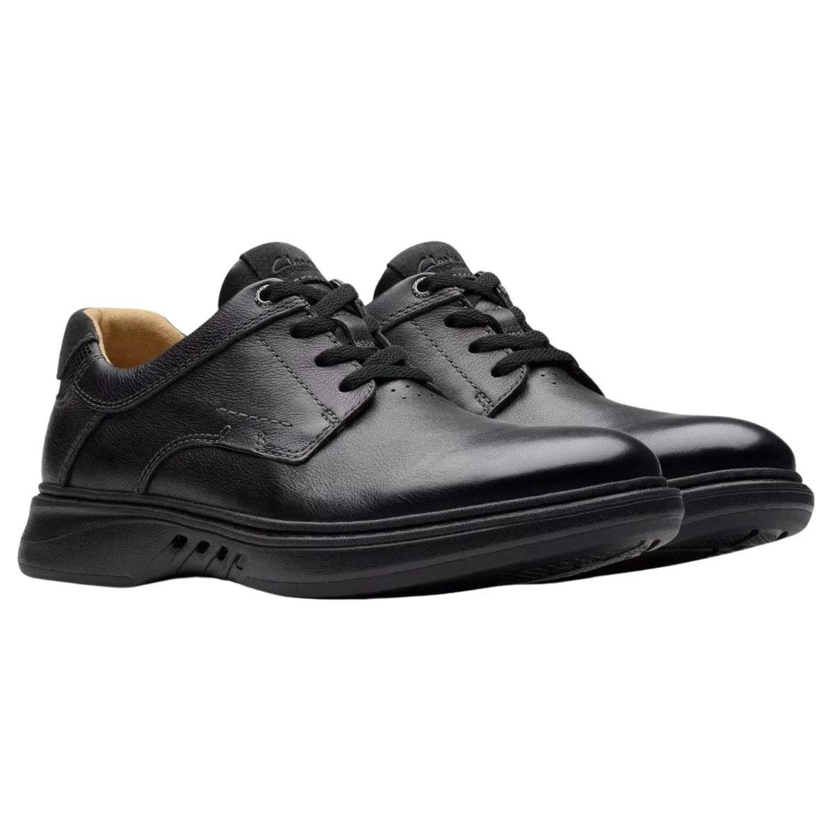 Clarks Men's Un Briley Pace Black Leather Shock Absorbing Light Step
