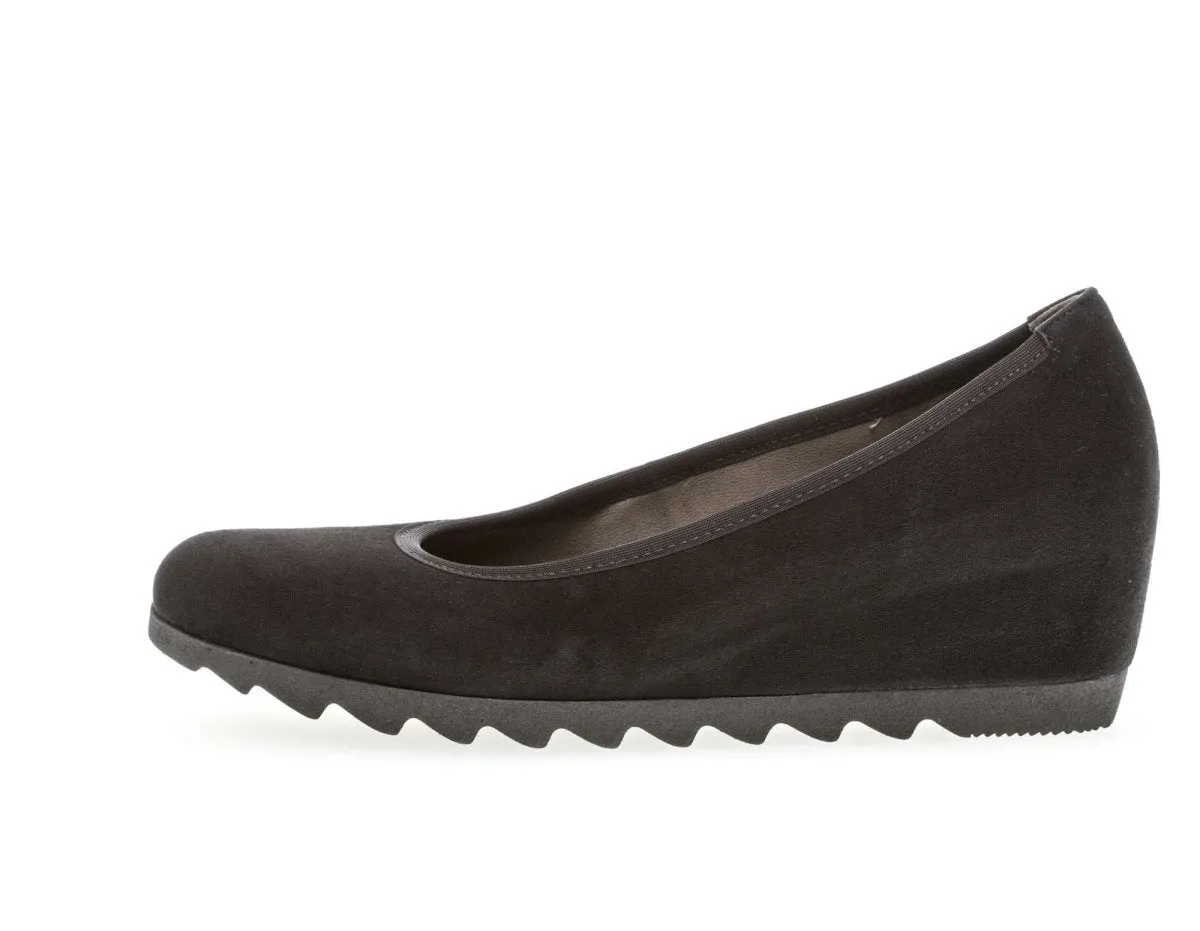 Gabor Women's 95.320.17 Wedge Black Suede Easy Clean Formal Mode