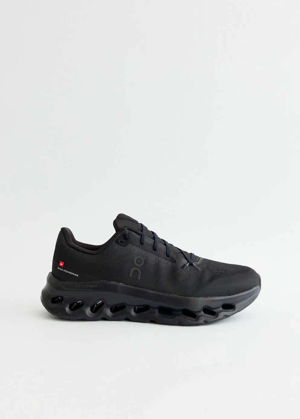 Cloudtilt 'Eclipse Black' Sneakers Iconic silhouette