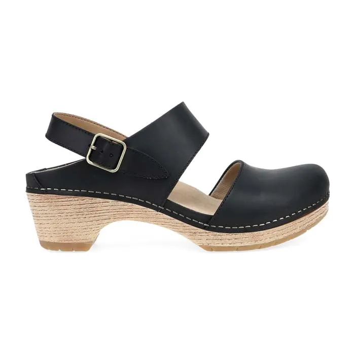 Go Casual Womens Dansko Lucia in Black