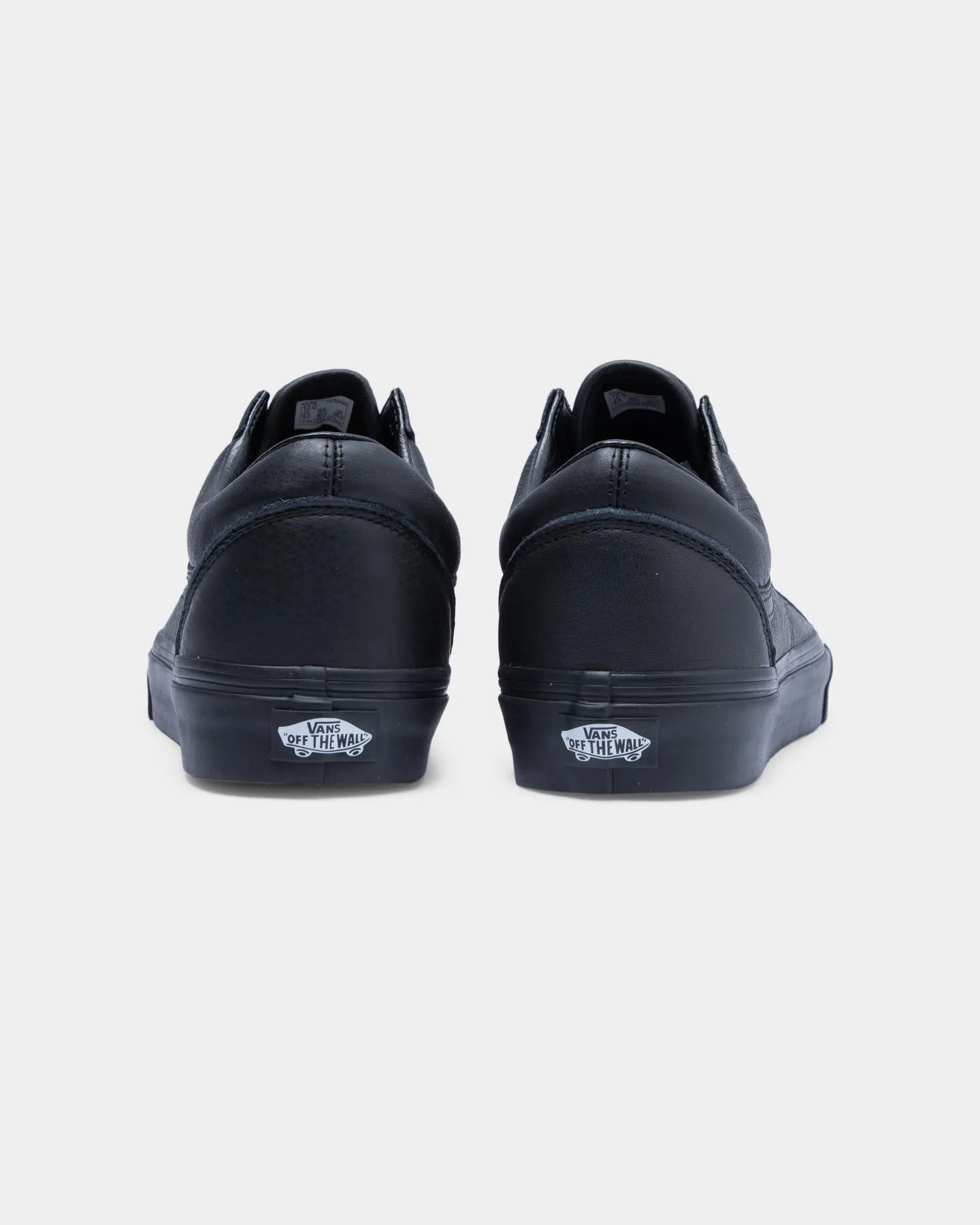 Vans Men's Old Skool (Leather) Black/Black waterproof Agile Fit