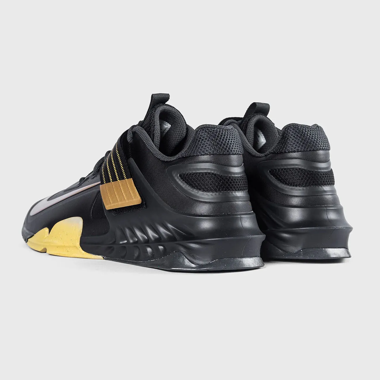 Nike Savaleos Iconic Style