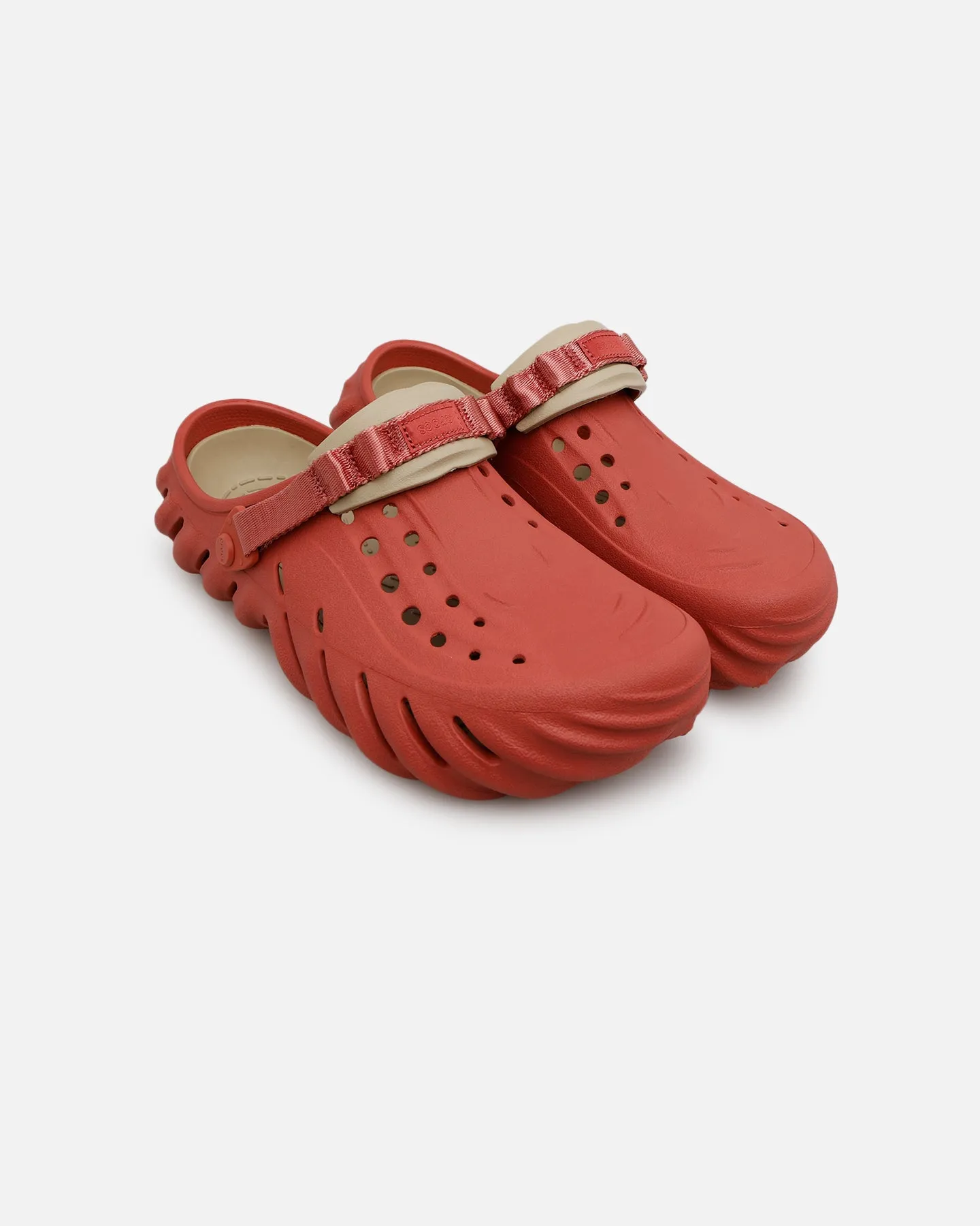 Enhanced grip Crocs Echo Clog Strawberry