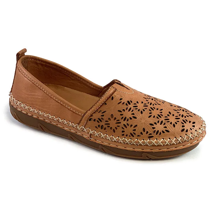 Womens Mago Tegan in Tan Compact Build