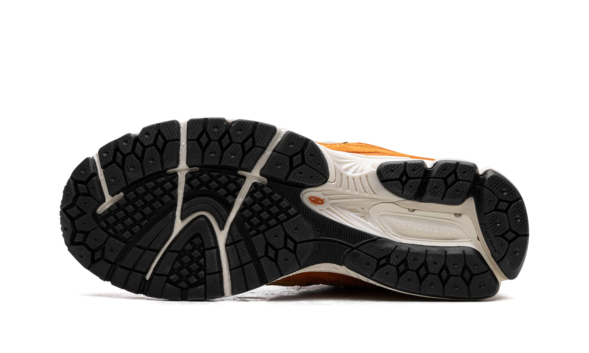Adaptable to different running styles short - distance running shoes 2002R "Ginger Lemon"