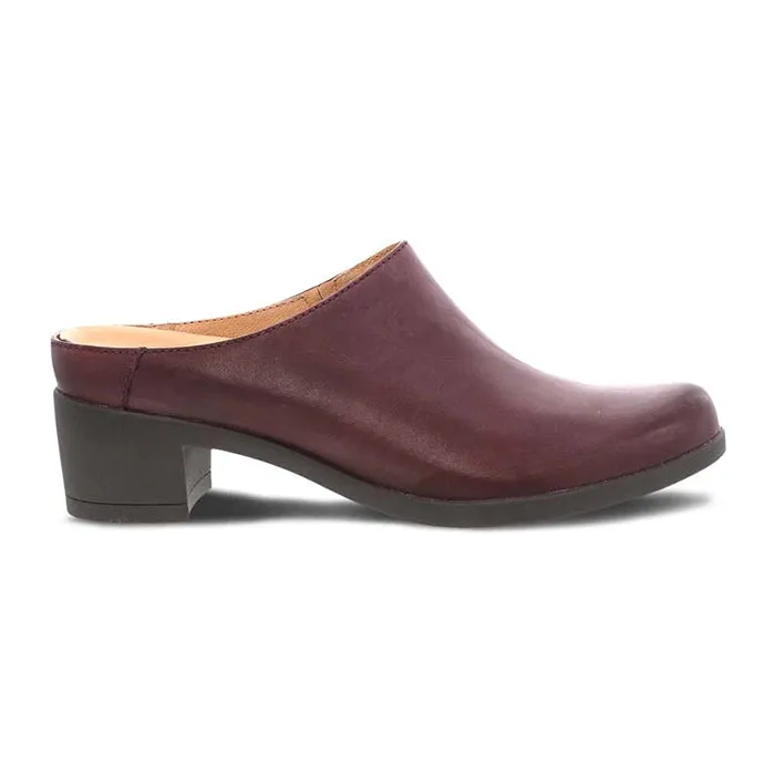 Ridge Jog Womens Dansko Carrie in Wine