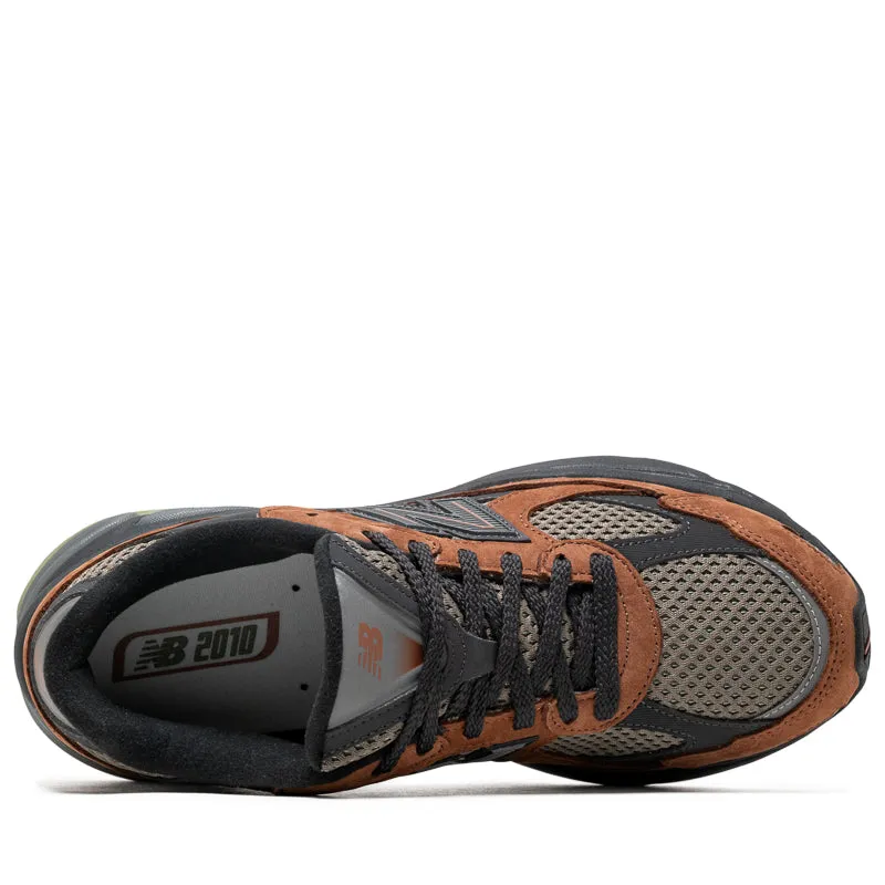 New Balance 2010 - Pecan/Castlerock Tapered Heel Design